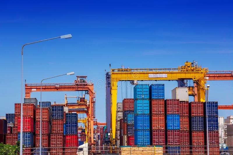 ky开元集团_中超上海上港击败大连一方迎六连胜(图2) ky开元集团